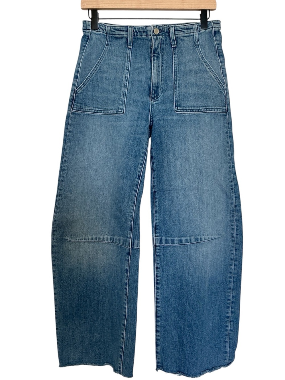 Le Jean slight barrell Leg Carpenter Jeans in a medium blue wash